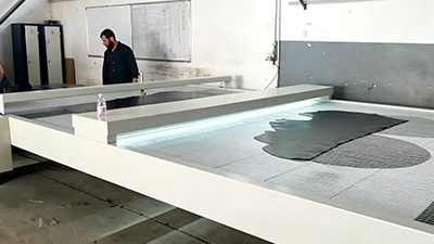 Machine de mesure du cuir fini