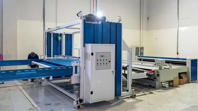Machine d'empilage du cuir