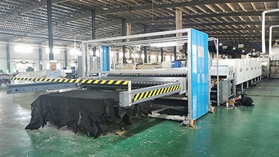 Machine pour empiler le cuir
