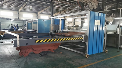 Machine pour empiler le cuir