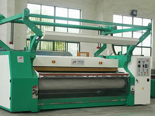 Machine à repasser et gaufrer le cuir